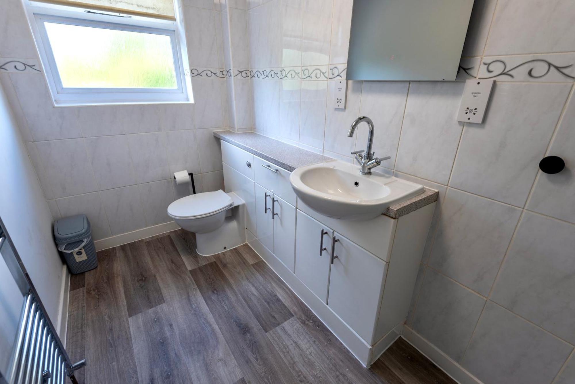 Single Room In Brand New 5 Bedroom Home BW Room 2 Solihull Kültér fotó